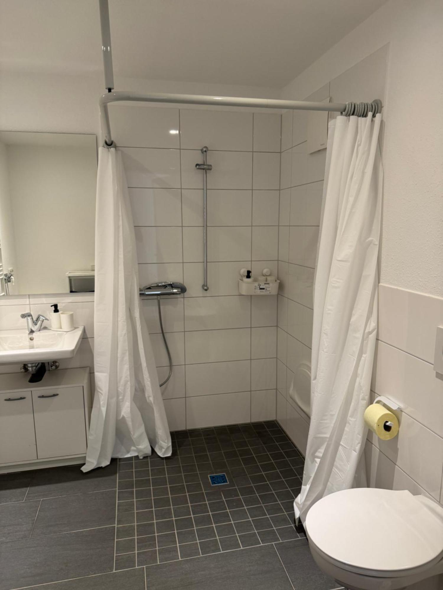 Barrierefreie Wohnung Im Herzen Der Stadt Mit Parkplatz, Wifi Und Tv - Emma Werne Exteriör bild